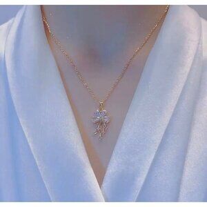 Gold-Plated Chain Necklace With Sparkling Crystal Flower Pendant